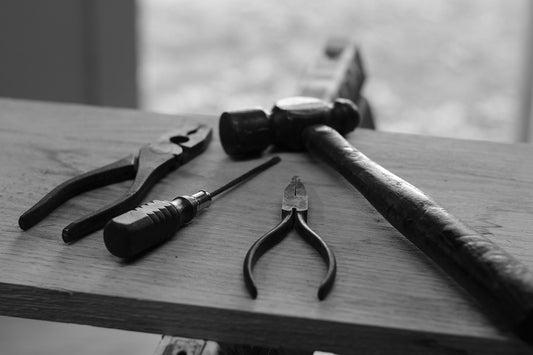 Expert Tips: How to Tighten Sunglasses for Comfort and Style
