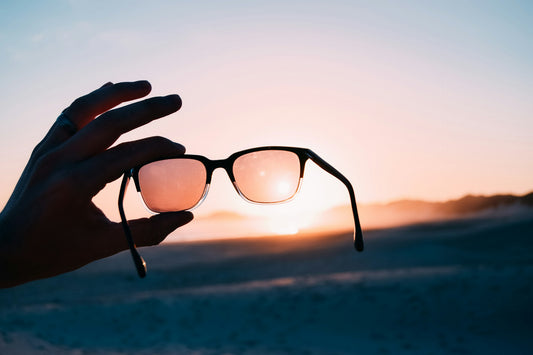 How Do Polarized Sunglasses Work: A Closer Look at the Magic Behind UV Protection